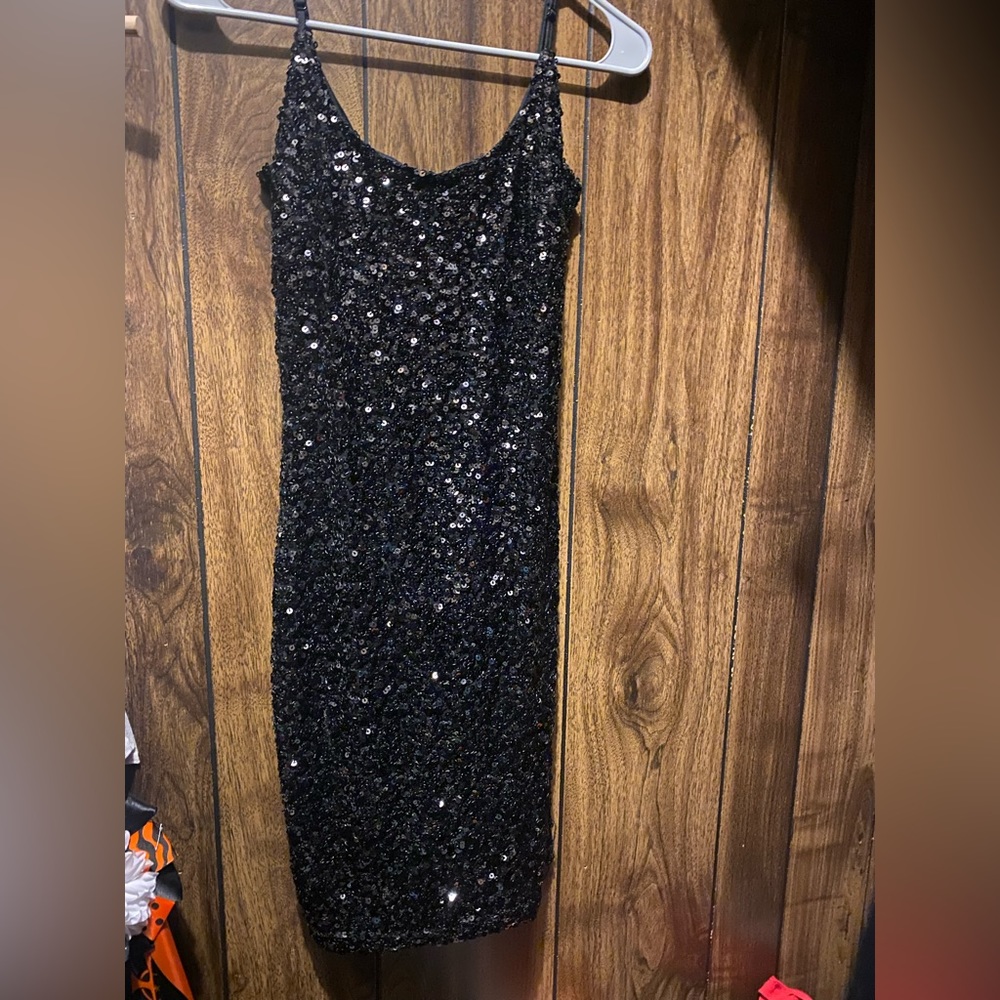 black sequins dress